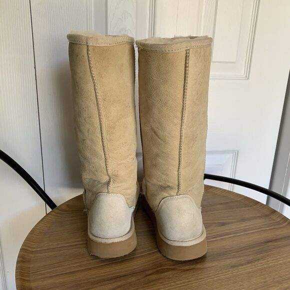 Classic Tall Beige Water-resistant Suede Boots US 7 Women SheepsKin 13 In Tall - Picture 16 of 16